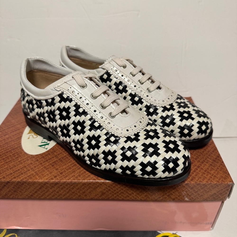 Aerogreen Erba women's golf shoes Black and White spikeless NIB - Picture 2 of 10